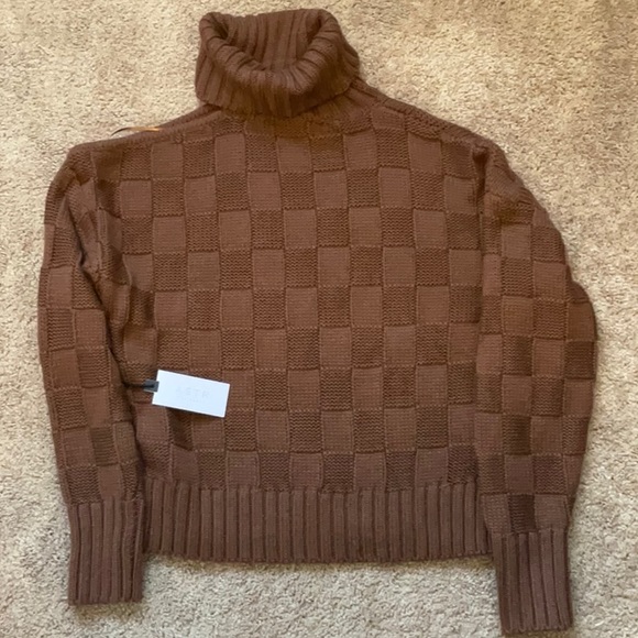 Astr the Label NWT Brown Checked Single Cold Shoulder Sweater🍂 - Picture 2 of 4